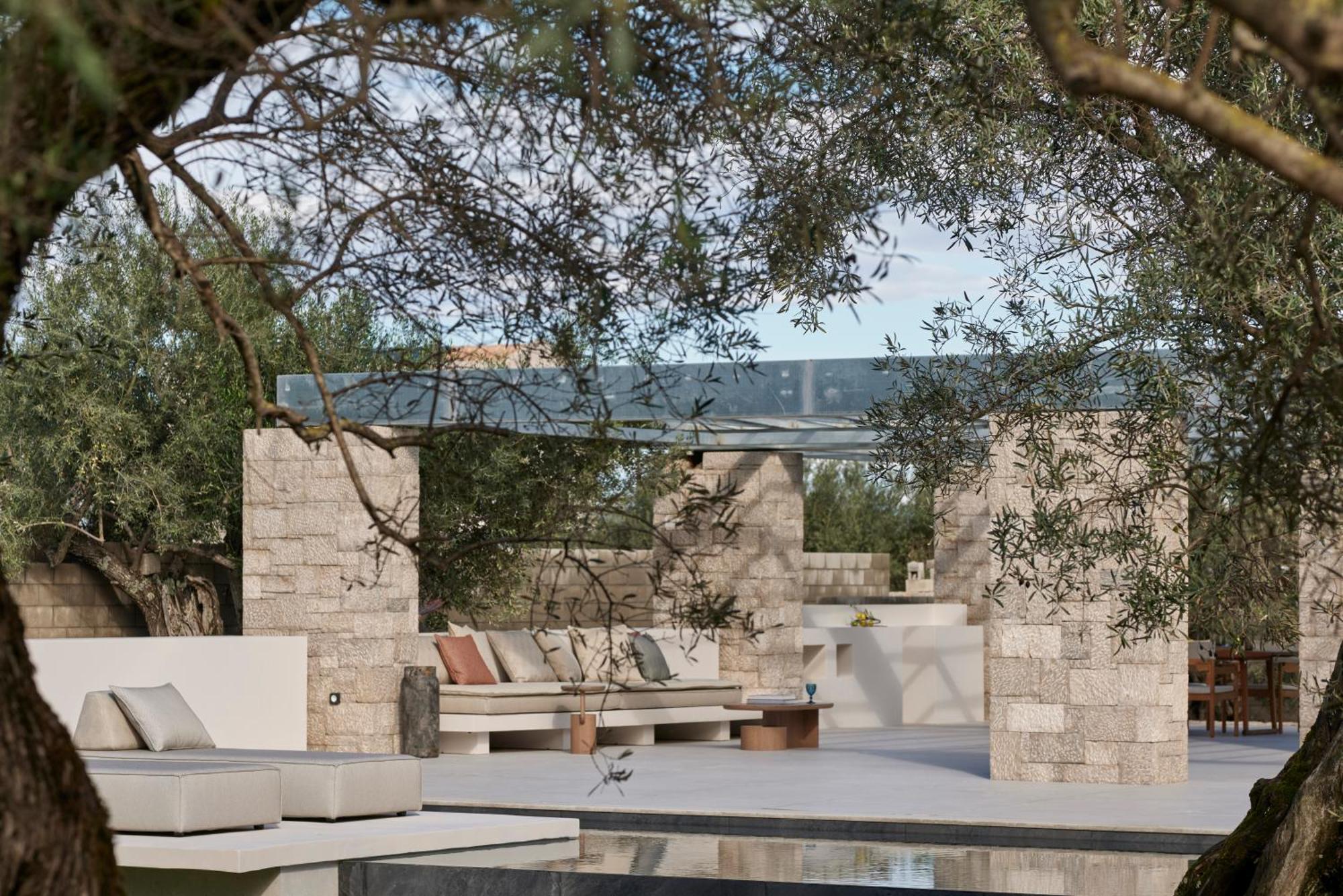Noero Villa *